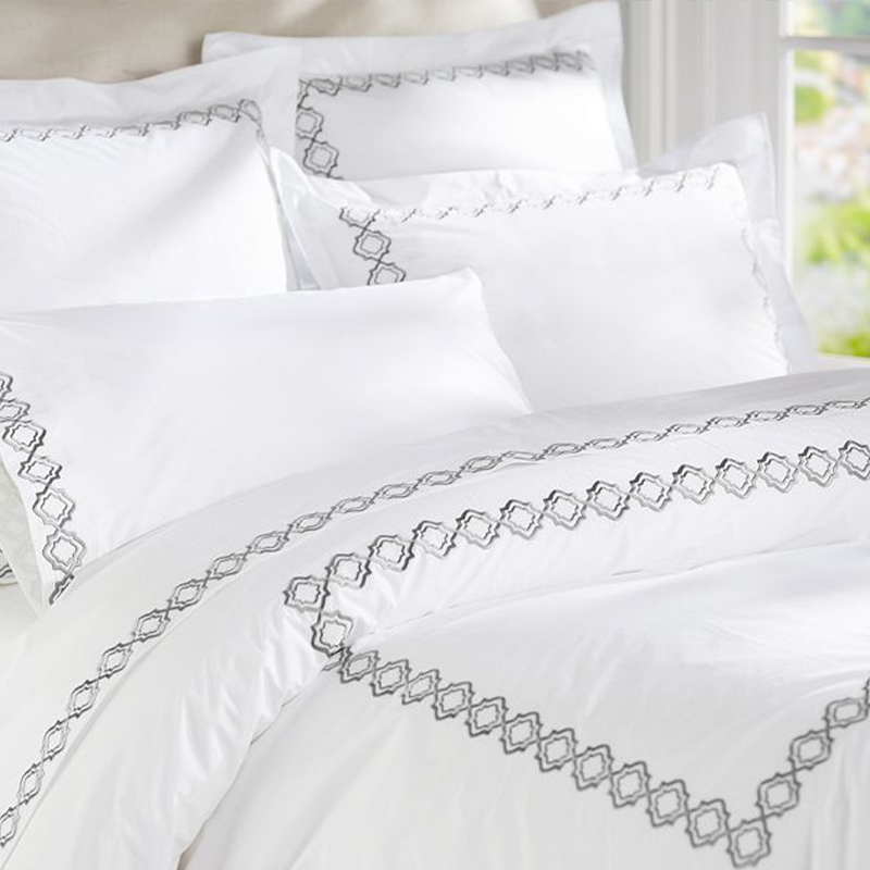 Ensemble de couvercle de couette à hôtel brodé en satin de luxe 400T avec couvercle d'oreiller