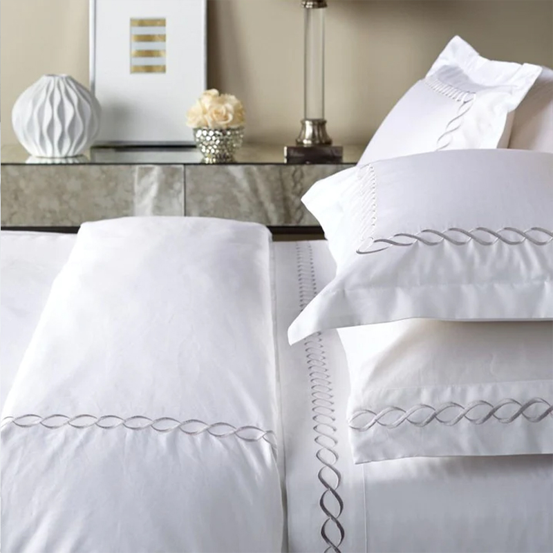 Ensemble de couverture de courtepointe à l'hôtel à l'hôtel exquis